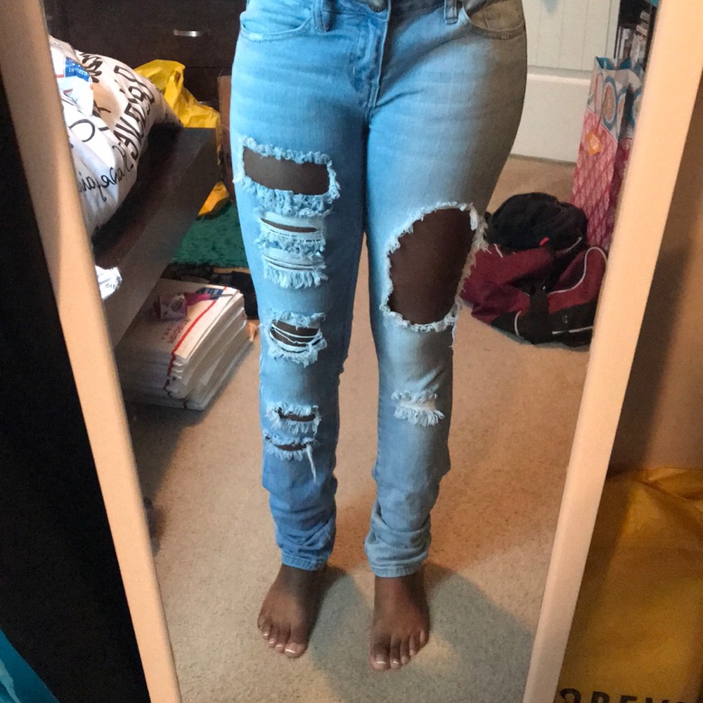 LightnWashed Distressed Jeans